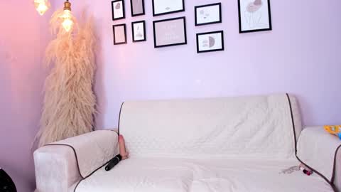 Alana online show from 02-19-25, 12:55