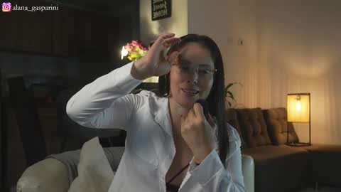 Alana Gasparini online show from 11-21-25, 02:32