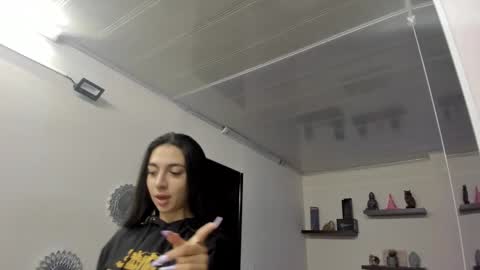 Snapshot of alana_madison chatting on 12-22-24, 10:49 Maeve online show from 12-22-24, 10:49