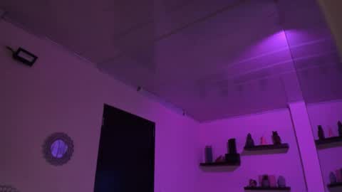 Snapshot of alana_madison chatting on 12-23-24, 05:11 Maeve online show from 12-23-24, 05:11