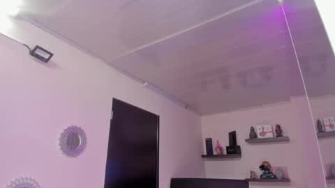 Snapshot of alana_madison chatting on 01-30-25, 02:04 Maeve online show from 01-30-25, 02:04