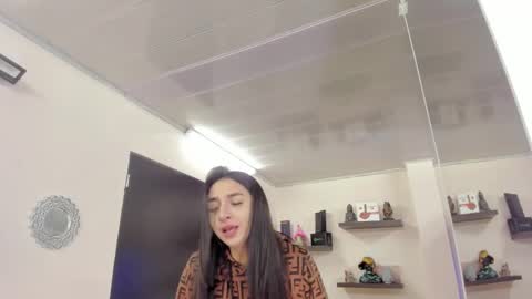 Snapshot of alana_madison chatting on 01-31-25, 11:24 Maeve online show from 01-31-25, 11:24