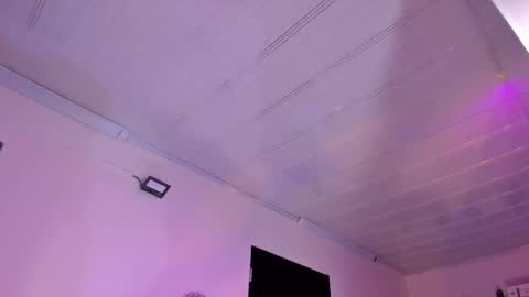 Snapshot of alana_madison chatting on 02-14-25, 10:28 Maeve online show from 02-14-25, 10:28