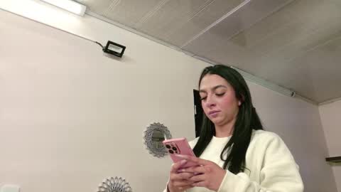 Snapshot of alana_madison chatting on 09-16-25, 11:00 Maeve online show from 09-16-25, 11:00