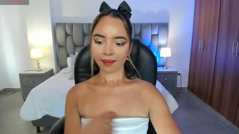 alana  online show from 04-15-26, 07:32