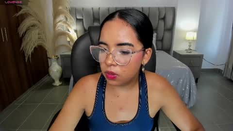 Snapshot of alana_martiins chatting on 06-11-26, 07:01 alana online show from 06-11-26, 07:01