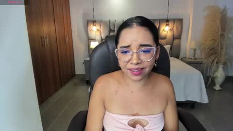 Snapshot of alana_martiins chatting on 07-27-26, 06:59 alana online show from 07-27-26, 06:59