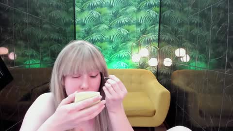 Snapshot of alana_soft chatting on 01-12-25, 06:49 Alana online show from 01-12-25, 06:49