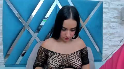 Snapshot of alanaflores chatting on 02-25-25, 03:05 Alana Flores online show from 02-25-25, 03:05