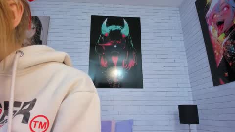 Snapshot of alanahell_ chatting on 02-16-26, 09:00 ALANA online show from 02-16-26, 09:00