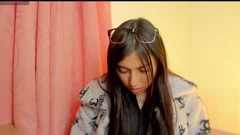 ALANA Please follow me  online show from 06-12-26, 04:11