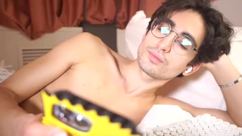 idenavarre online show from 01-20-25, 01:50