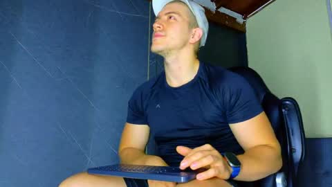 Snapshot of alanferrer chatting on 05-08-26, 10:09 Alan Ferrer online show from 05-08-26, 10:09