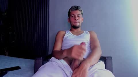 Snapshot of alann_smith_ chatting on 10-18-25, 10:43 Alan Smith online show from 10-18-25, 10:43