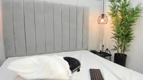 Alanna  online show from 02-10-25, 06:24