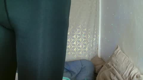 Snapshot of alaouirim25 chatting on 01-09-26, 11:50 AllylicArabis online show from 01-09-26, 11:50