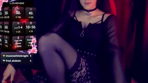 Snapshot of alariafatal chatting on 09-18-25, 01:35 Alaria online show from 09-18-25, 01:35