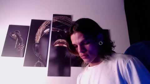 Snapshot of albertbernal69 chatting on 11-06-25, 03:40 Albert online show from 11-06-25, 03:40