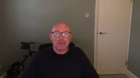 Snapshot of alc300170 chatting on 10-29-25, 10:28 alc300170 online show from 10-29-25, 10:28