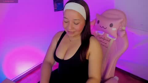 Snapshot of ale_alejandra chatting on 04-20-26, 02:53 Alejandra online show from 04-20-26, 02:53