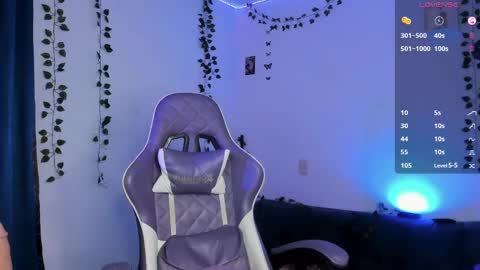 Snapshot of ale_petitee chatting on 03-11-25, 06:53 alexa online show from 03-11-25, 06:53