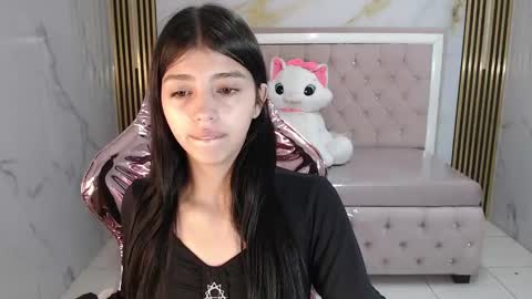 Snapshot of alehp_rose_s chatting on 09-24-25, 01:14 Ale online show from 09-24-25, 01:14