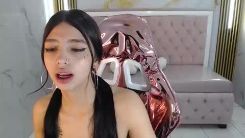 Snapshot of alehp_rose_s chatting on 11-11-25, 01:11 Ale online show from 11-11-25, 01:11