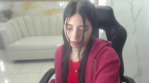 Snapshot of alehp_rose_s chatting on 04-25-26, 01:41 Ale online show from 04-25-26, 01:41