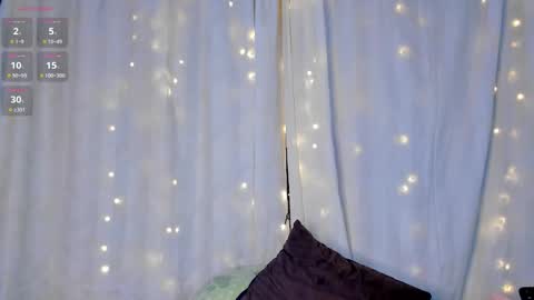 Snapshot of aleja_rossi chatting on 11-21-25, 03:49 Aleja online show from 11-21-25, 03:49