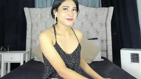 Alejandra online show from 05-22-26, 12:00