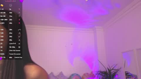 Snapshot of alejaa___ chatting on 06-18-26, 11:25 Alejandra online show from 06-18-26, 11:25