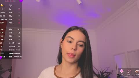 Snapshot of alejaa___ chatting on 06-19-26, 11:25 Alejandra online show from 06-19-26, 11:25