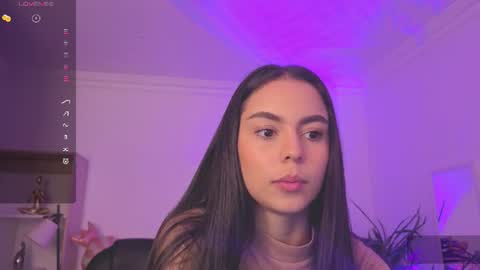 Snapshot of alejaa___ chatting on 06-30-26, 11:11 Alejandra online show from 06-30-26, 11:11