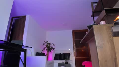 A L E J A N D R A online show from 01-18-25, 10:39