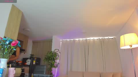 Snapshot of alejaevangeline chatting on 06-10-26, 07:24 A L E J A N D R A online show from 06-10-26, 07:24