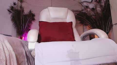 Snapshot of alejalatinhot chatting on 02-07-25, 03:23 Alejandra online show from 02-07-25, 03:23