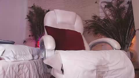 Snapshot of alejalatinhot chatting on 03-10-25, 06:05 Alejandra online show from 03-10-25, 06:05