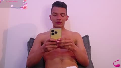 Snapshot of alejandro1993399605 chatting on 12-09-24, 12:01 Alejandro online show from 12-09-24, 12:01