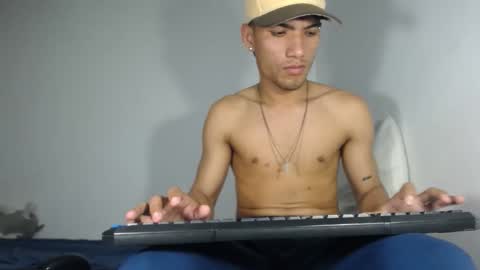 ALEJANDRO  MIGUEL online show from 12-01-25, 08:14
