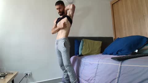 Snapshot of alejandro_bigcock chatting on 01-25-25, 06:57 Alejandro Hernndez online show from 01-25-25, 06:57