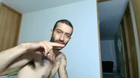 Snapshot of alejandro_bigcock chatting on 06-06-26, 03:22 Alejandro Hernndez online show from 06-06-26, 03:22