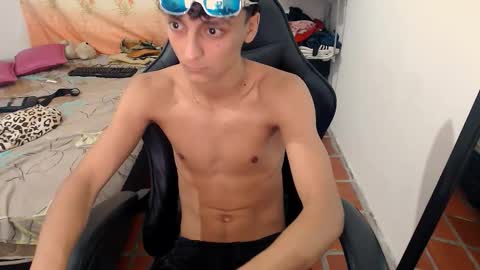 Snapshot of alejandro_cutee chatting on 11-11-25, 06:35 alejandro_cutee online show from 11-11-25, 06:35