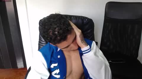 Snapshot of alejandrojf_00 chatting on 02-23-25, 08:00 Daiki jack online show from 02-23-25, 08:00