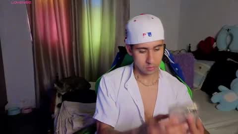 Snapshot of alejandrojf_00 chatting on 09-21-25, 02:51 Daiki jack online show from 09-21-25, 02:51