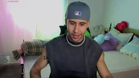 Snapshot of alejandrojf_00 chatting on 10-01-25, 02:23 Daiki jack online show from 10-01-25, 02:23