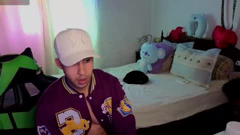 Snapshot of alejandrojf_00 chatting on 10-05-25, 05:22 Daiki jack online show from 10-05-25, 05:22