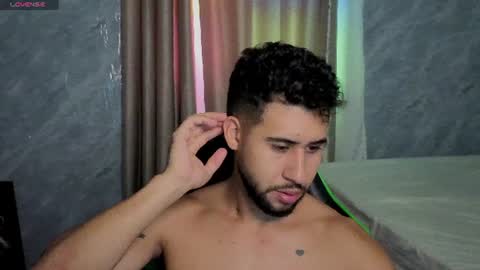 Snapshot of alejandrojf_00 chatting on 06-25-26, 06:34 Daiki jack online show from 06-25-26, 06:34