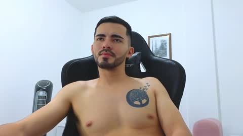 alejandroo_7 online show from 01-03-25, 11:12