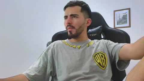 alejandroo_7 online show from 01-08-25, 11:52