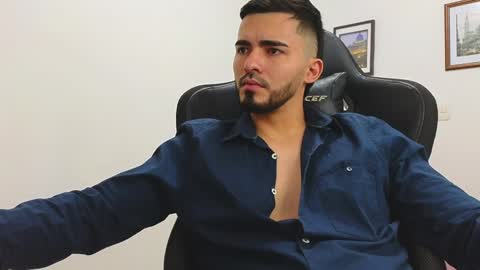 alejandroo_7 online show from 01-21-25, 11:02